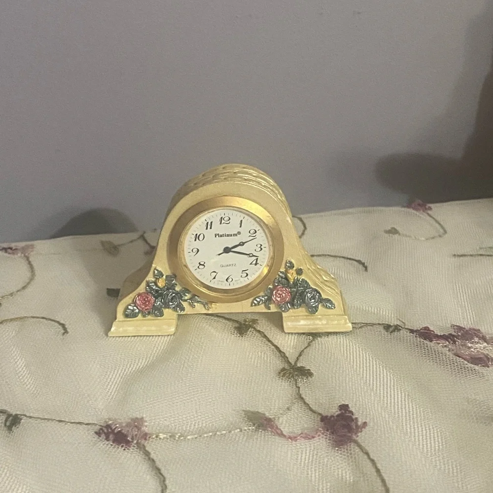 Miniature Decorative Mantle Clock - Picture 3 of 8